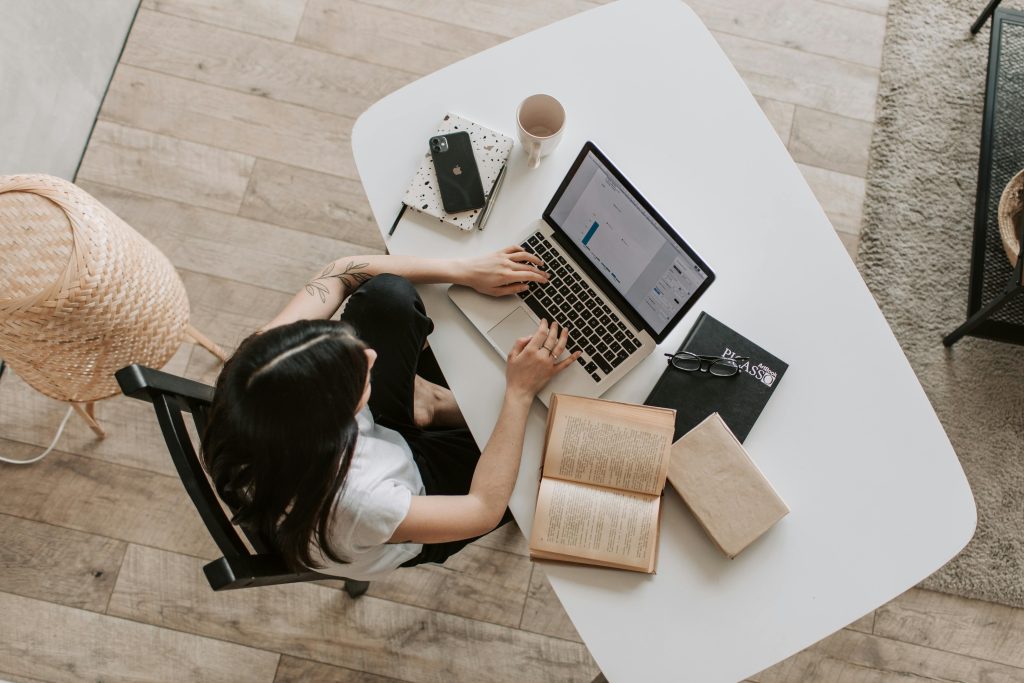 Choosing Between SEO and PPC for E-Commerce Startups