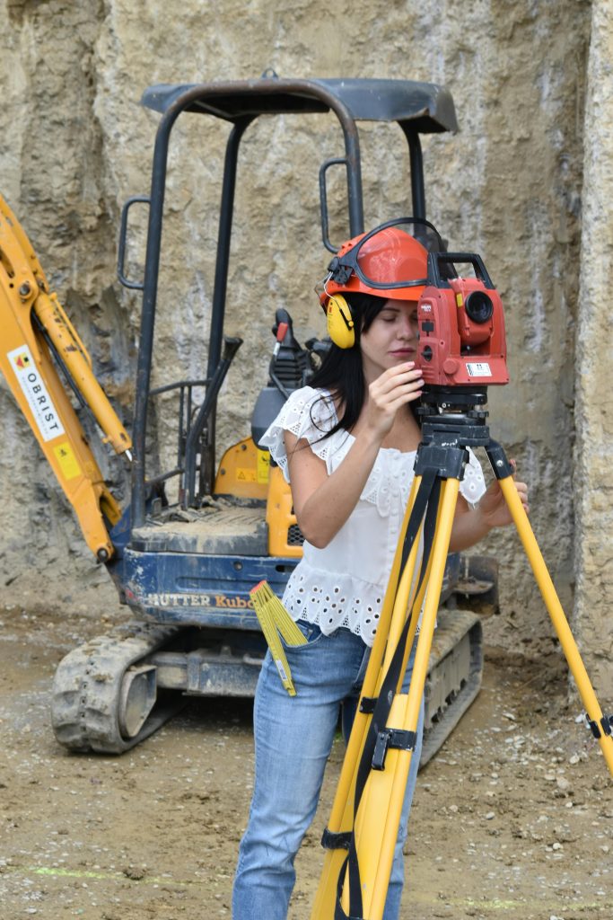 How a Land Surveyor Can Help You Avoid Costly Disputes