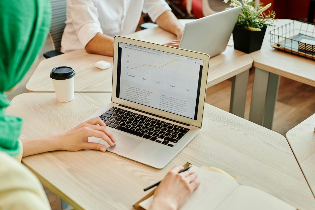 6 Smart Visitor Management Solutions Every Modern Office Needs