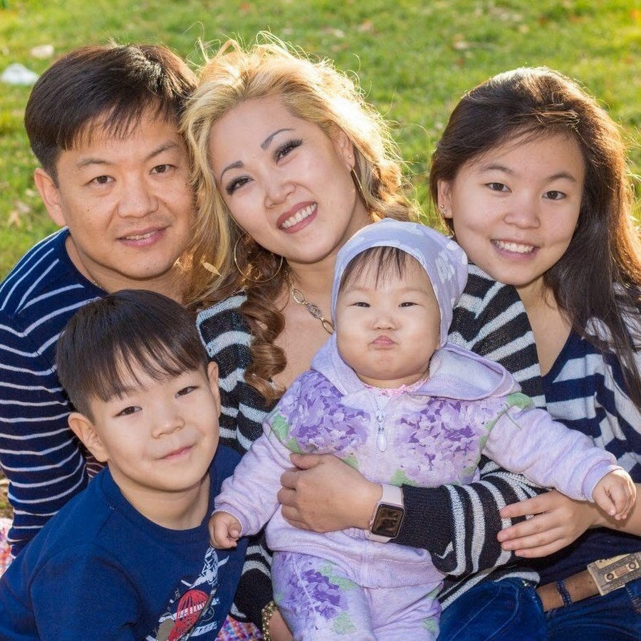 LeoNata-Family